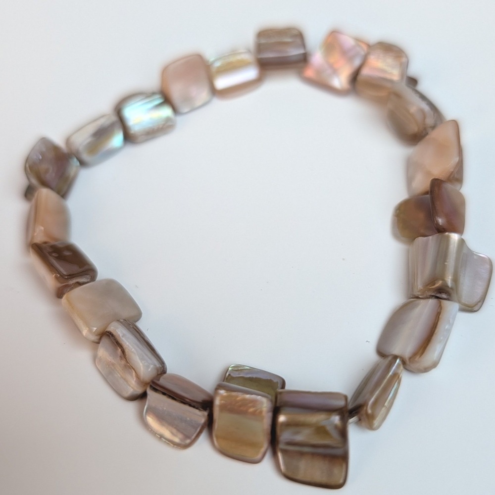 Iridescent Mother of Pearl Shell Square Bead Stretch Bracelet Brown Tan 9 Inch